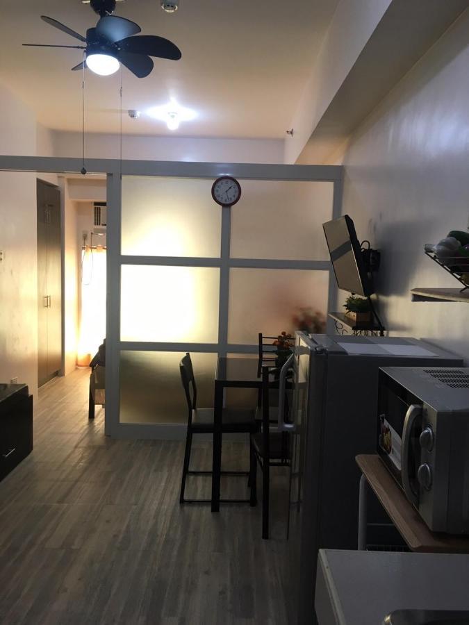 Condominium With Swimming Pool And Viewing Deck Tagaytay City Buitenkant foto